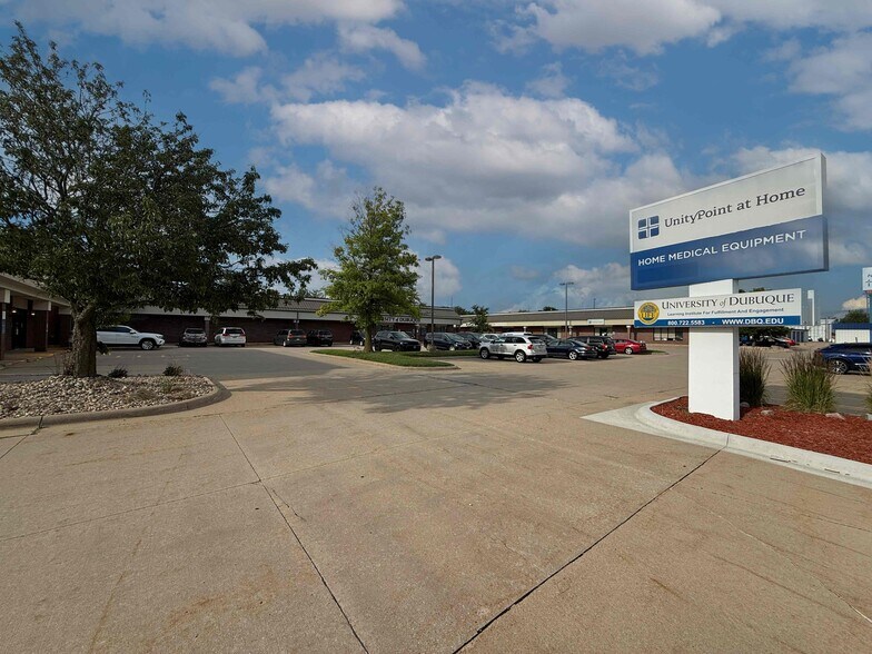 More Photos Of 290-298 Blairs Ferry Rd NE, Cedar Rapids Storefront Retail Office For Sale