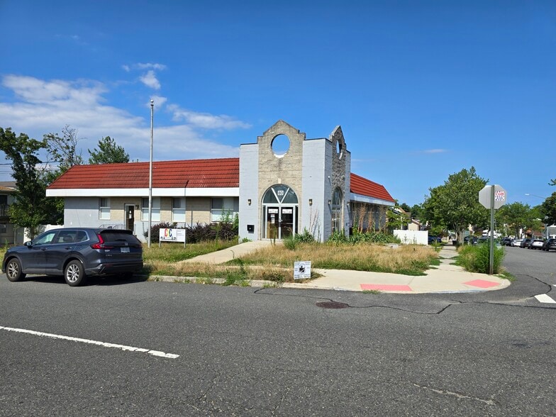 More Photos Of 80 Woodrow Rd, Staten Island Daycare Center For Lease