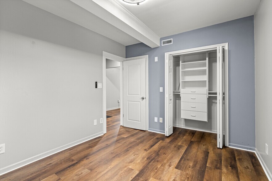 More Photos Of 5920 Chase Rd, Dearborn General Retail For Lease