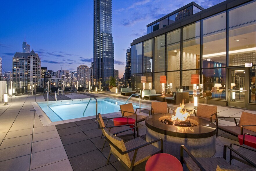 More Photos Of 845 N State St, Chicago Apartments For Lease