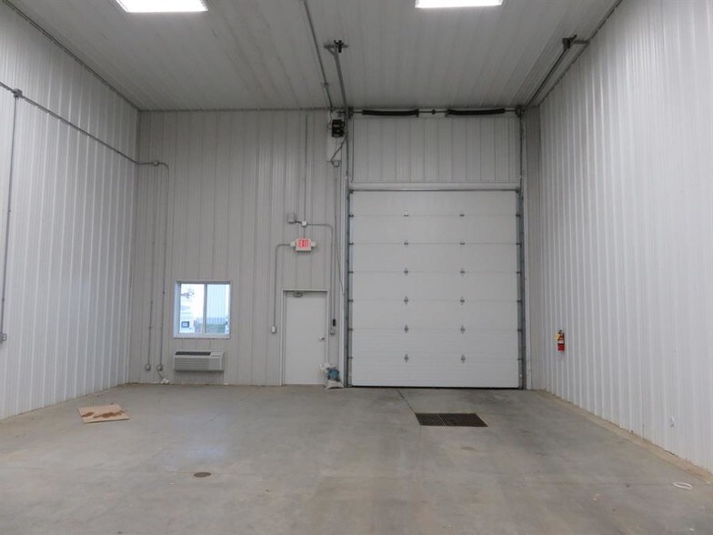 More Photos Of 5960 4th St SW, Cedar Rapids Warehouse For Sale