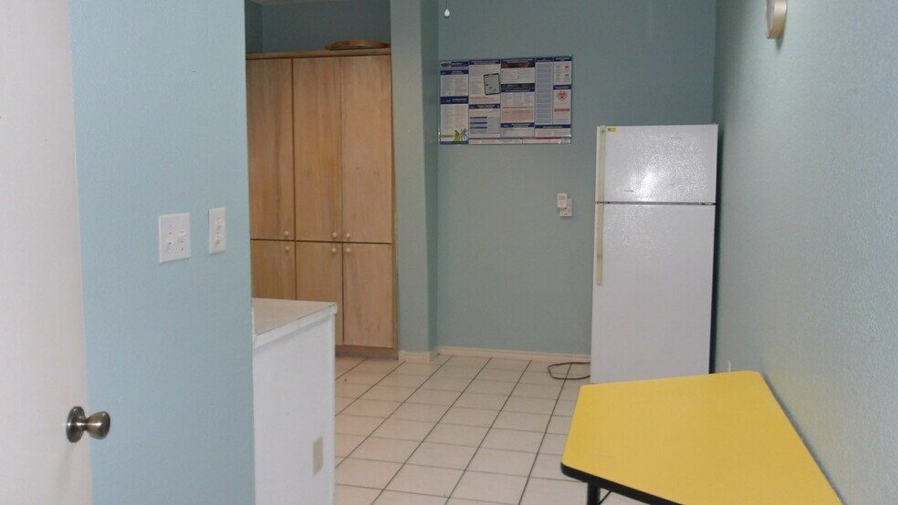 More Photos Of 505 Texas 100, Port Isabel Freestanding For Lease