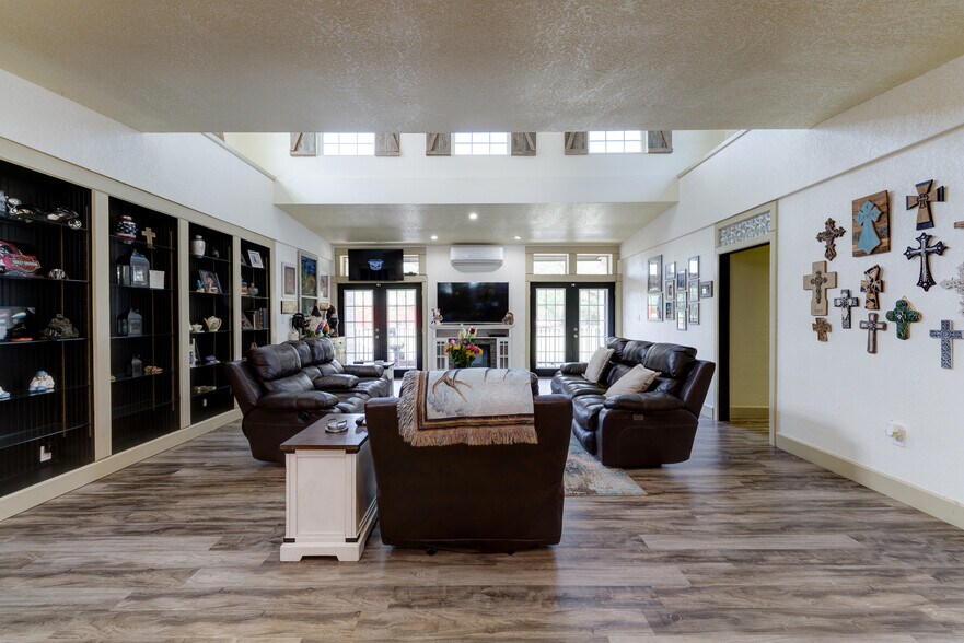 More Photos Of 4388 County Road 197, Alvin Specialty For Sale