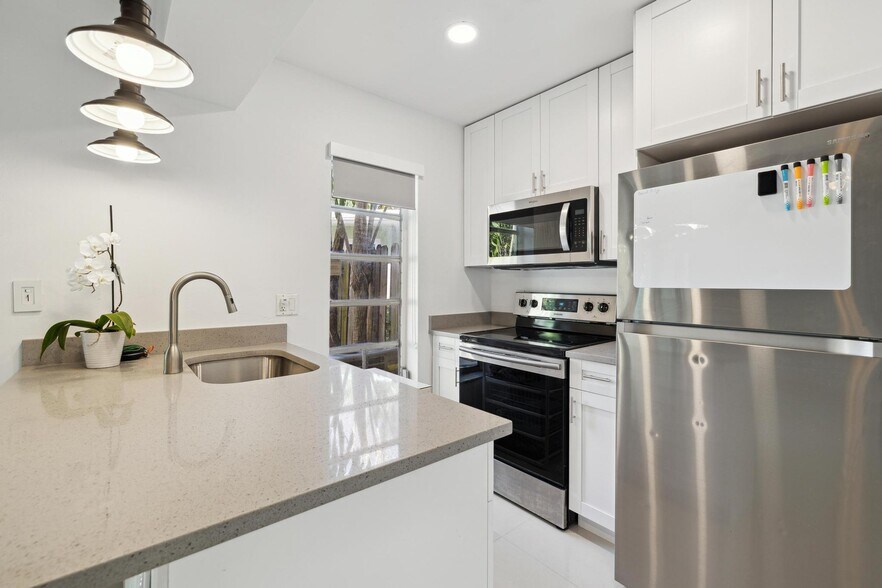 More Photos Of 410 SE 13th St, Fort Lauderdale Apartments For Sale