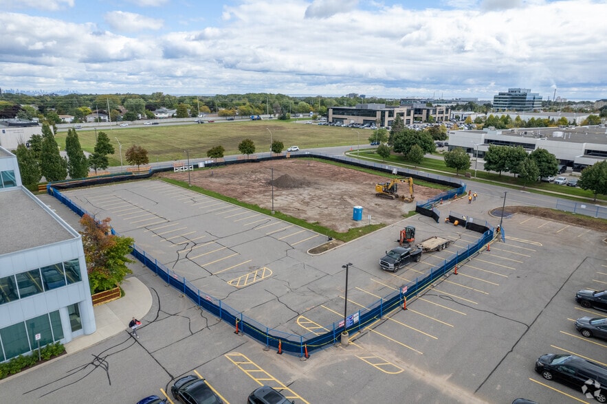 Primary Photo Of 2350 Bristol Cir, Oakville Warehouse For Lease