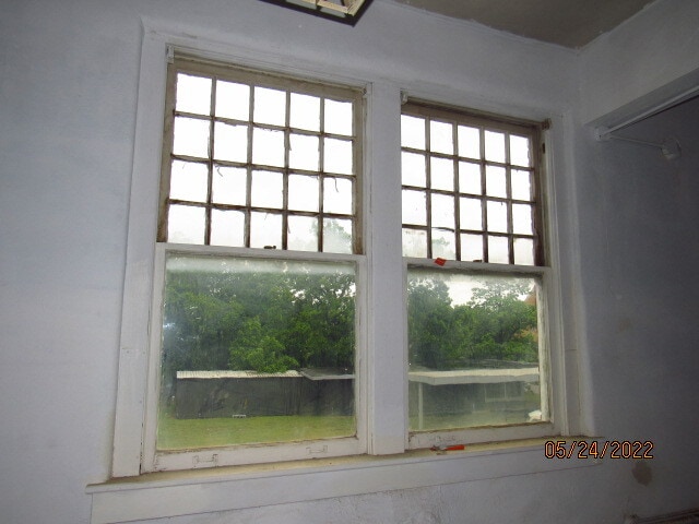 More Photos Of 301 N Washington St, Ardmore Distribution For Sale