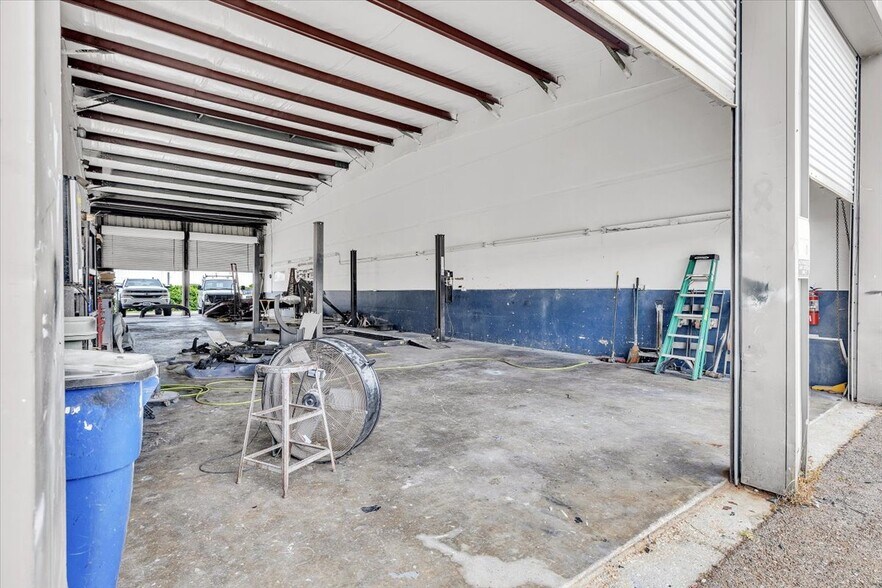 More Photos Of 23415 Janice Ave, Port Charlotte Warehouse For Sale