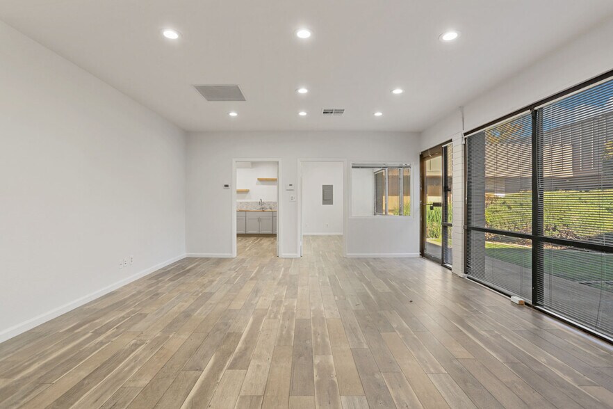More Photos Of 5637 N Pershing Ave, Stockton Medical For Lease