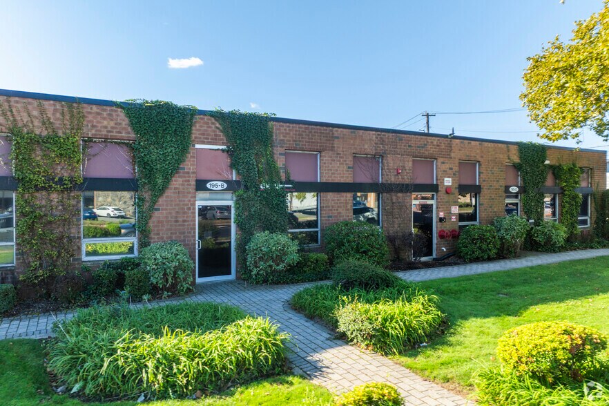More Photos Of 195 Central Ave, Farmingdale Warehouse For Lease