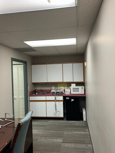 More Photos Of 7231-7243 Hanover Pky, Greenbelt Office For Lease