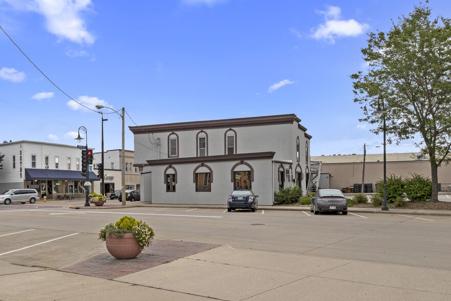 More Photos Of 532 Grand Ave, Little Chute Restaurant For Sale