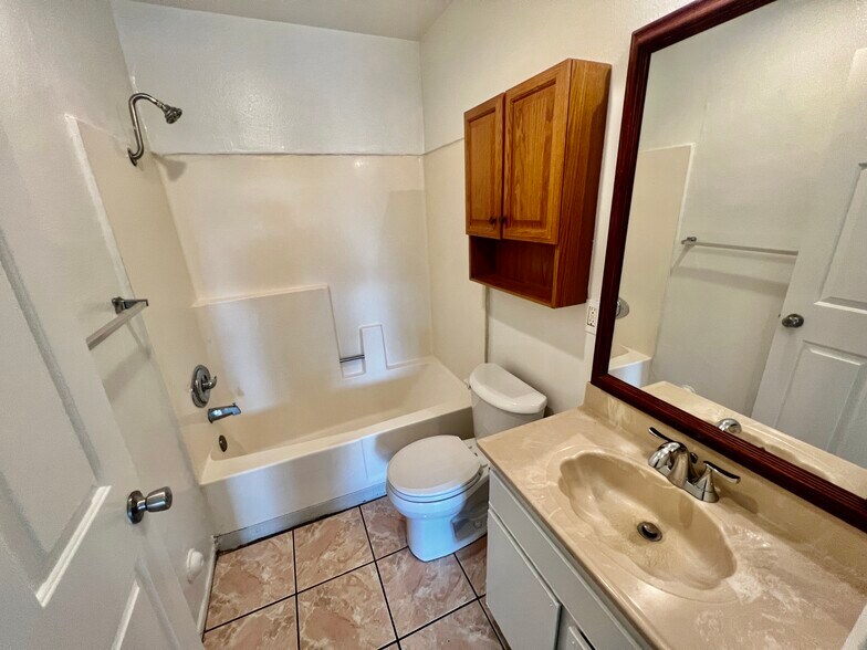 More Photos Of 13227 Vanowen St, North Hollywood Apartments For Sale