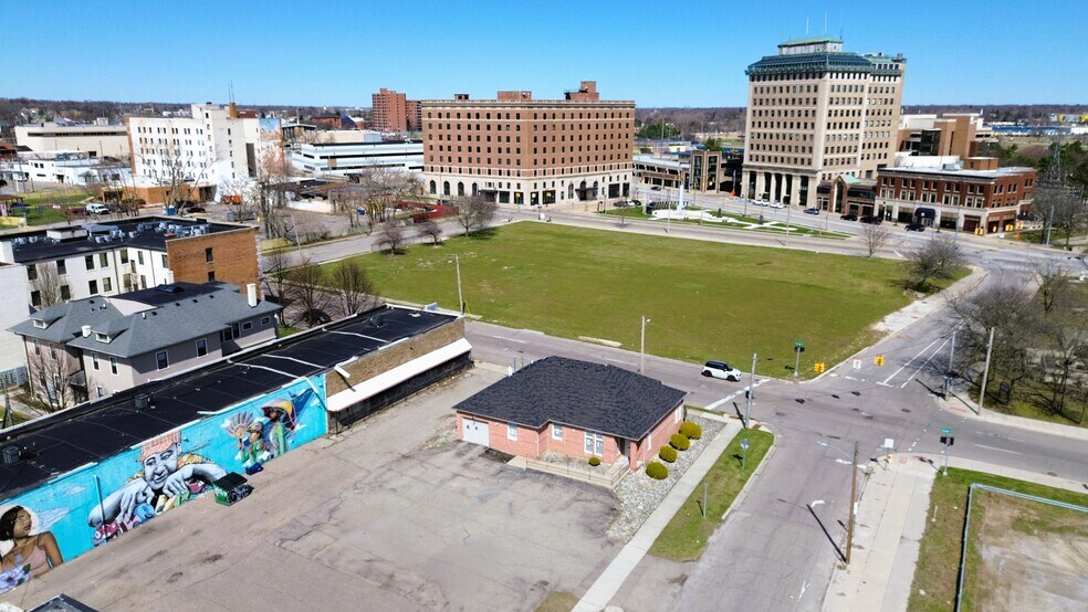 More Photos Of 401 Garland St, Flint Office For Sale