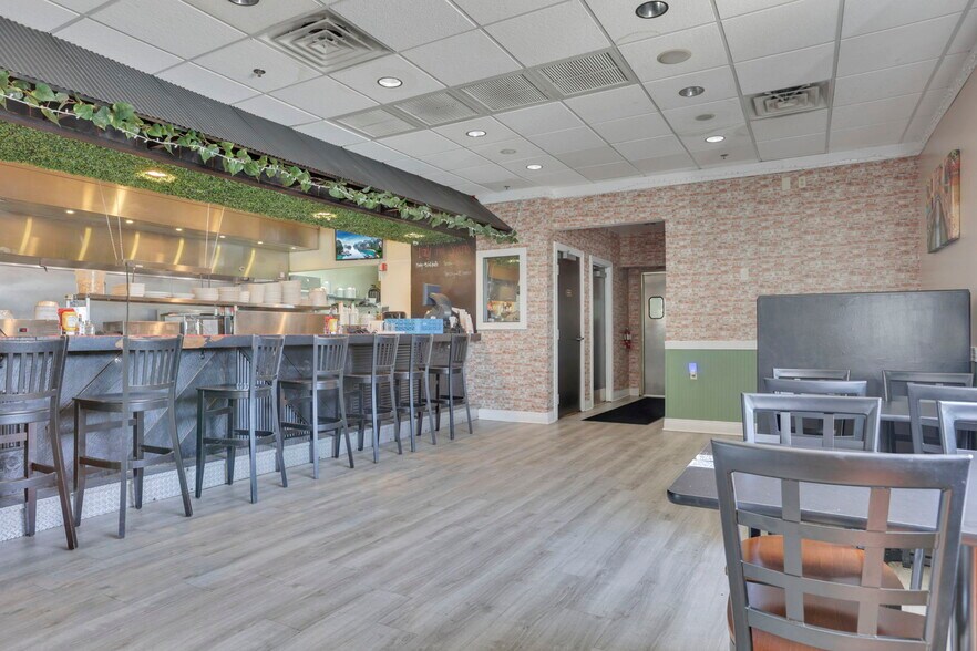 More Photos Of 1122 Hebron Rd, Heath Restaurant For Sale