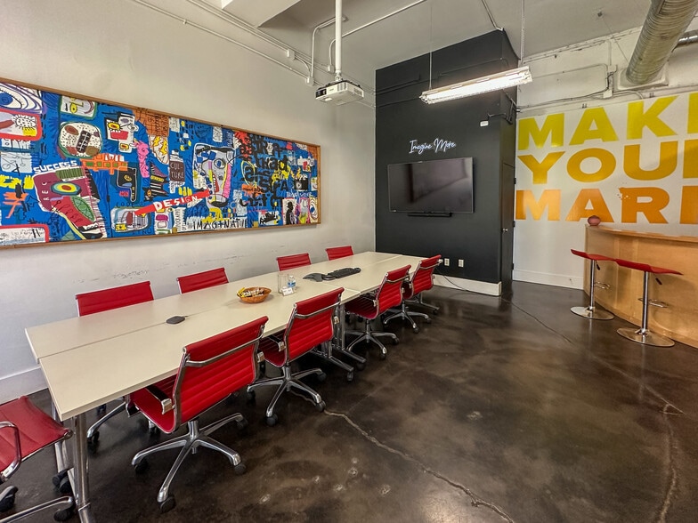 More Photos Of 17 College St, Greenville Storefront Retail Office For Lease