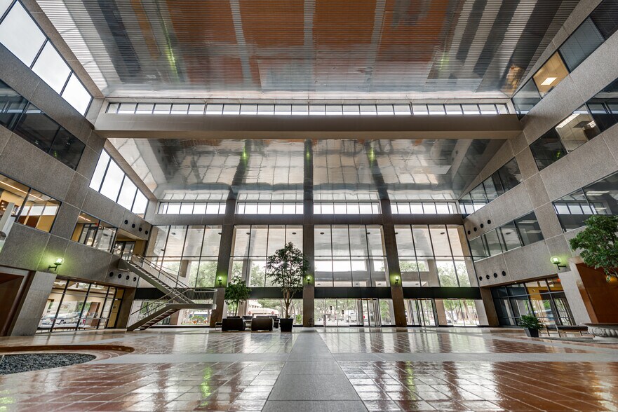 More Photos Of 600 Marienfeld St, Midland Office For Lease