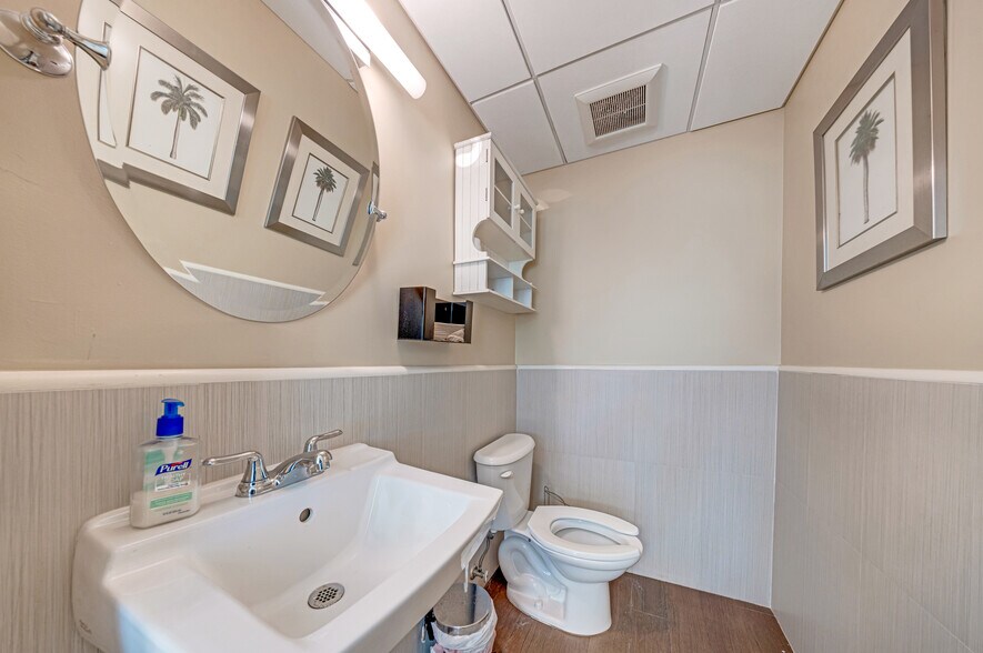 More Photos Of 1693 SW 27th Ave, Miami Office For Sale