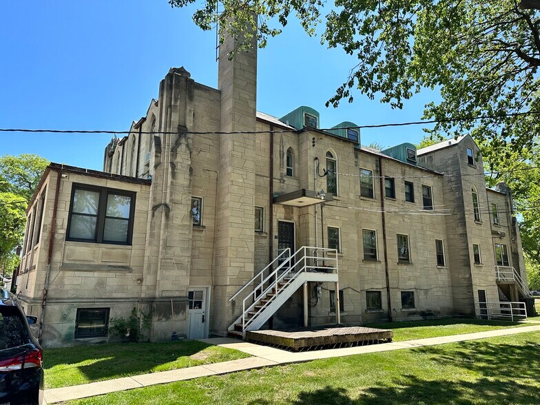 More Photos Of 8430 S Calumet Ave, Chicago Specialty For Sale