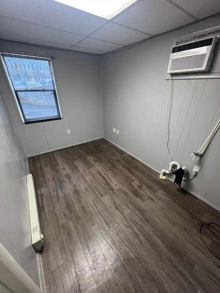 More Photos Of 2777 White Hall Blvd, White Hall Office For Lease