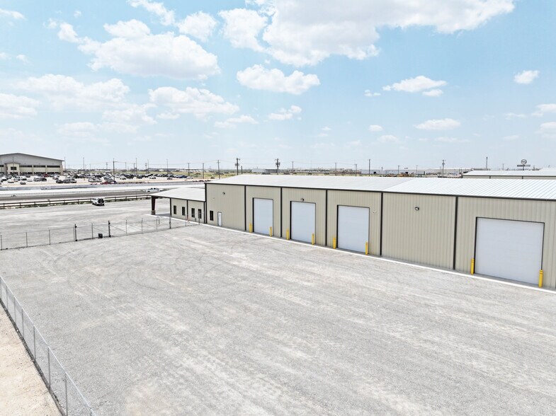 More Photos Of 13800 W Interstate 20 E, Odessa Industrial For Lease