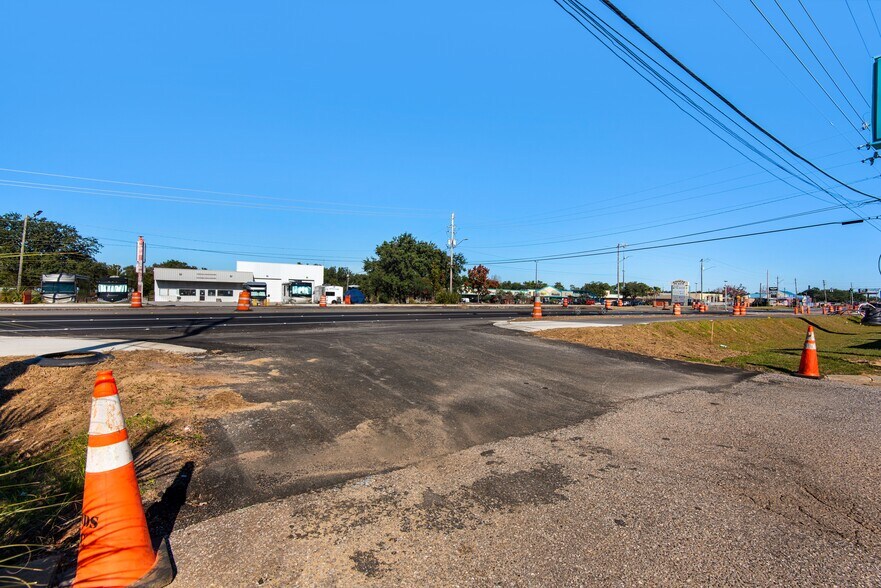 More Photos Of 3061 Gulf Breeze Pky, Gulf Breeze Carwash For Sale