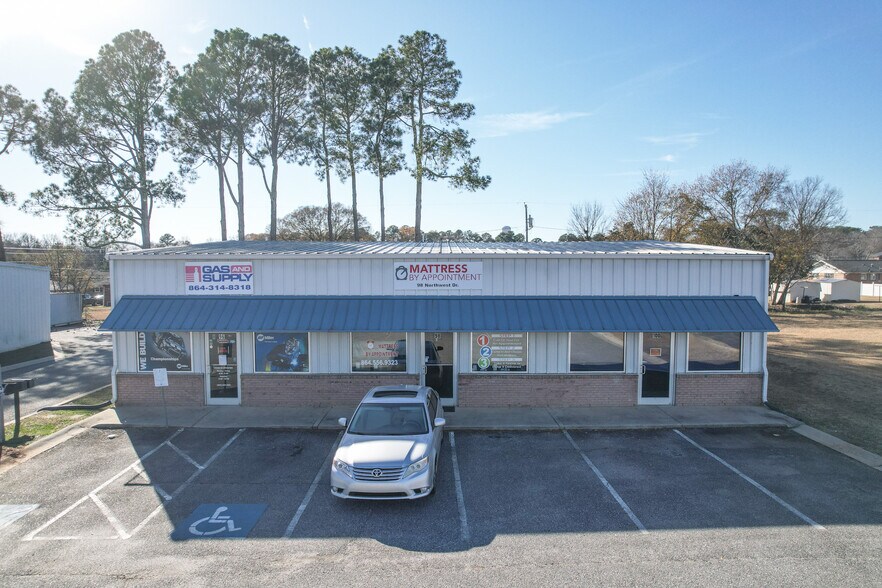 More Photos Of 90-100 Northwest Dr, Anderson Unknown For Lease