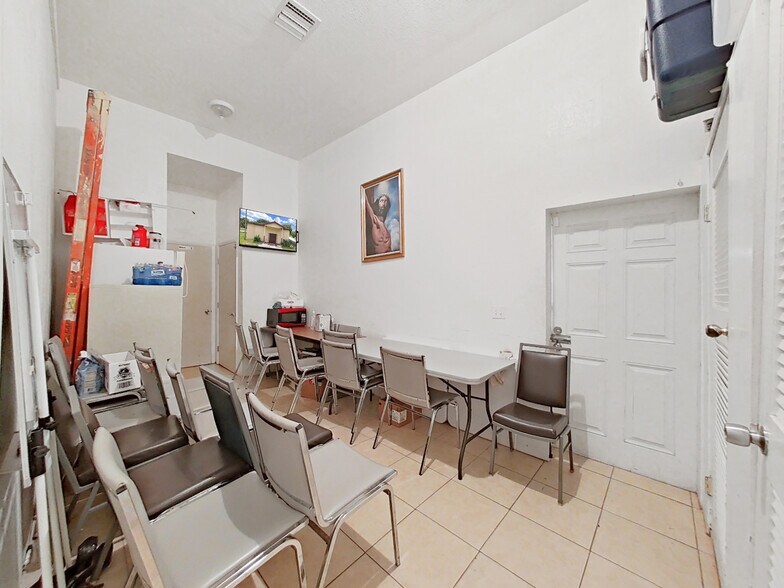 More Photos Of 4501 N 42nd St, Tampa Religious Facility For Sale