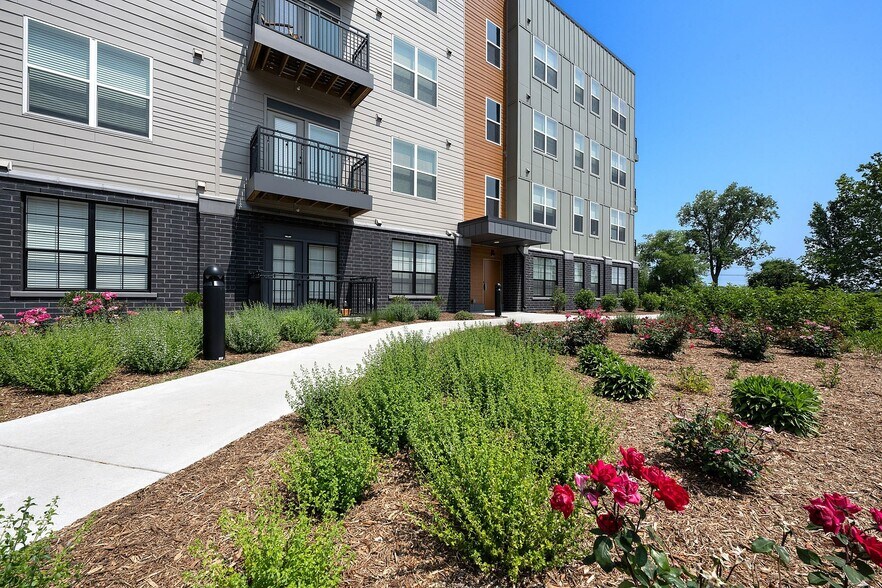 More Photos Of 400 Truesdell Ave, La Porte Apartments For Lease