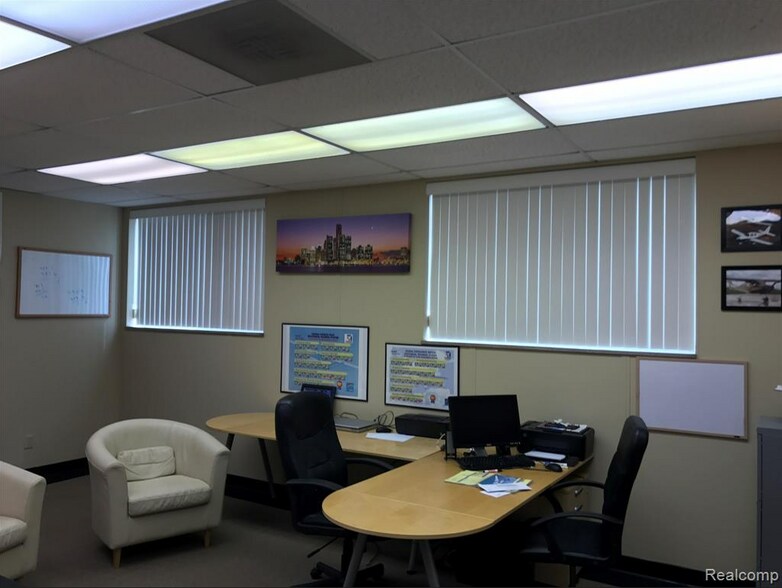 More Photos Of 2820 W Maple Rd, Troy Office For Sale