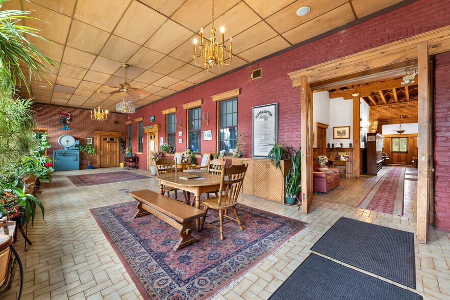 More Photos Of 84 Park Ave, Flemington Office For Lease