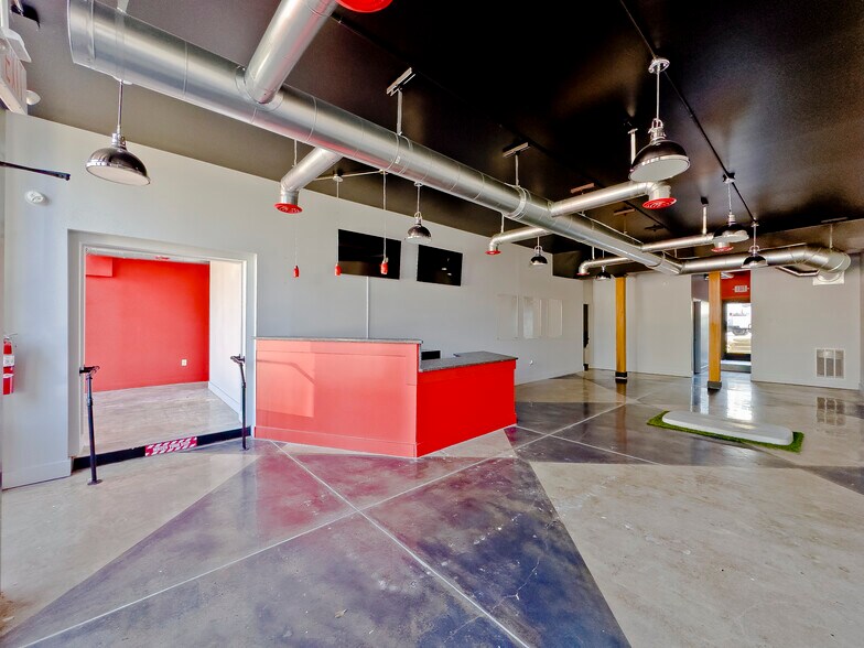 More Photos Of 2811 18th St S, Birmingham Storefront Retail Office For Lease