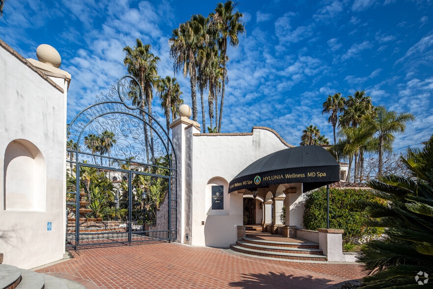 More Photos Of 1901 Newport Blvd, Costa Mesa Medical For Lease