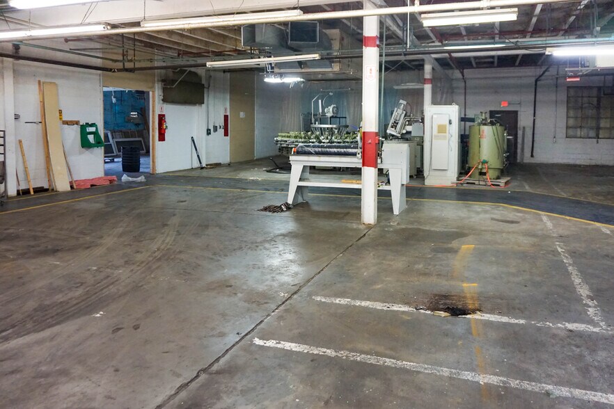 More Photos Of 714 S Franklin St, Cuba Industrial For Sale