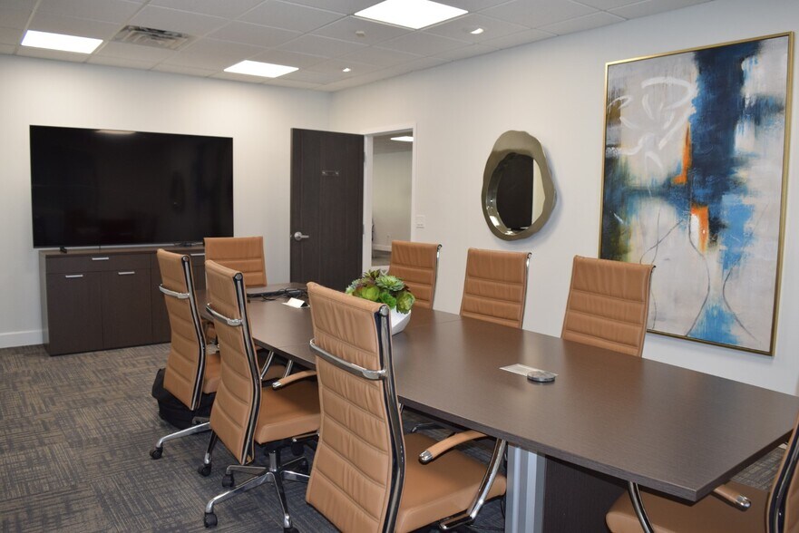 More Photos Of 2100 Brookwood Dr, Little Rock Office For Lease