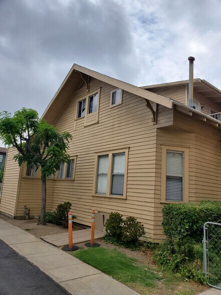 More Photos Of 327 Riverdale Dr, Glendale Apartments For Sale