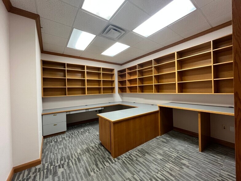 More Photos Of 10858 FM 346 W, Flint Office For Sale