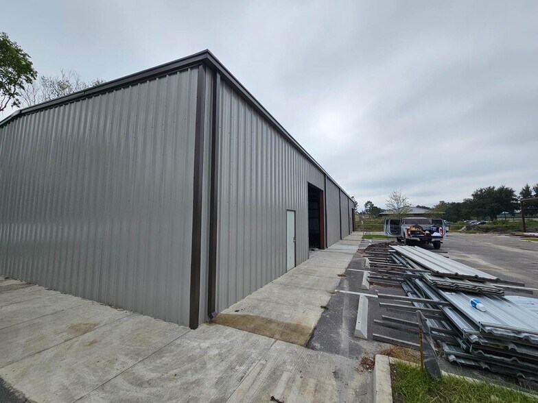 More Photos Of 169 College Dr, Orange Park Warehouse For Sale