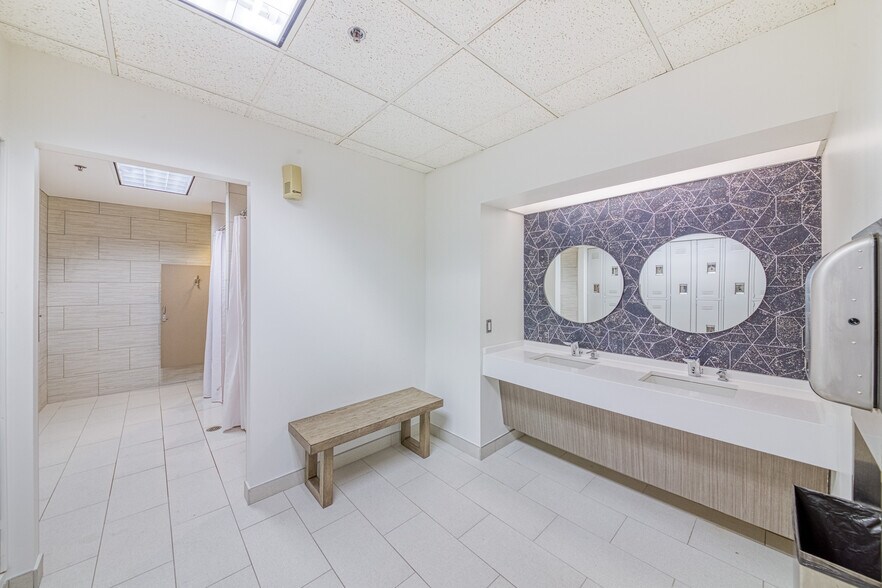 More Photos Of 780 Johnson Ferry Rd NE, Atlanta Office For Lease