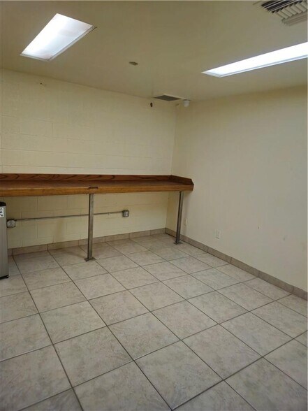 More Photos Of 536 W Mountain View Ave, La Habra Warehouse For Sale