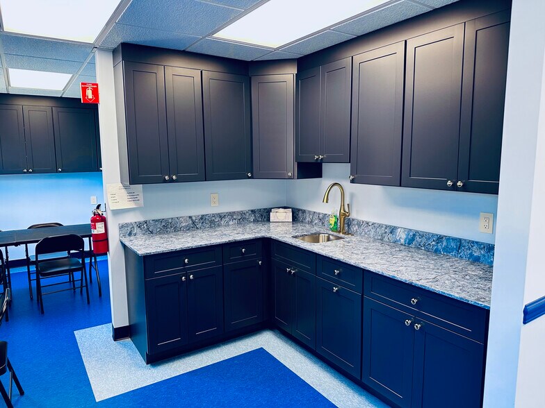More Photos Of 700 Coventry Dr, Phillipsburg Medical For Sale