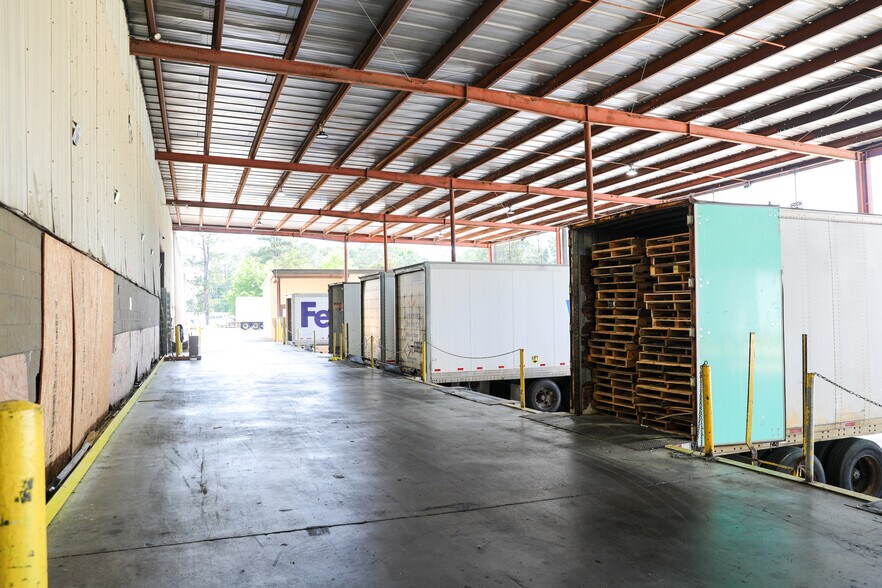More Photos Of 24 Herring Rd, Newnan Warehouse For Sale