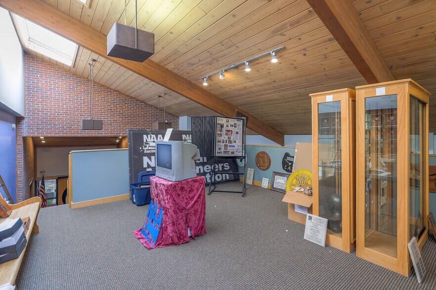 More Photos Of 8880 Ballentine St, Overland Park Office For Sale