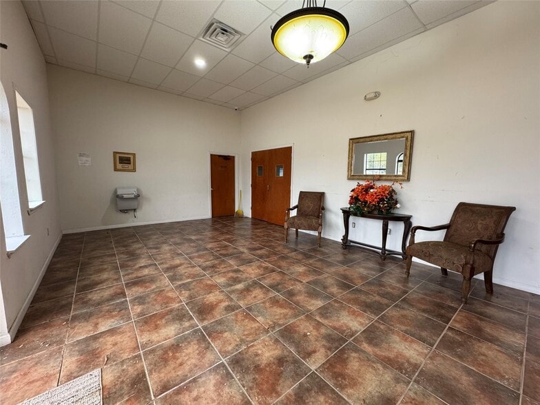 More Photos Of 1427 Russell Rd, Shreveport Office For Sale