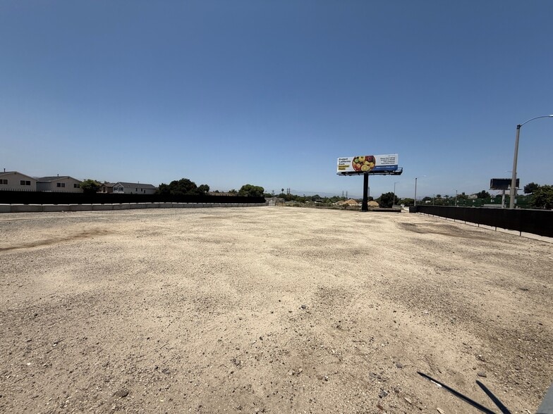 More Photos Of 25031 Railroad Avenue, Santa Clarita Land For Lease