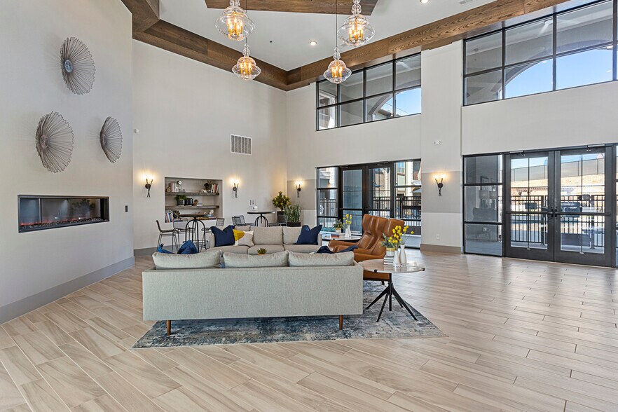 More Photos Of 900 Cinema Dr, Hudson Oaks Apartments For Lease