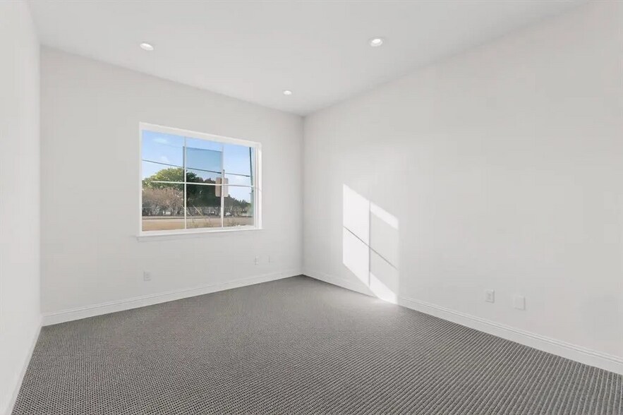 More Photos Of 3951 Alma Rd, McKinney Office For Lease