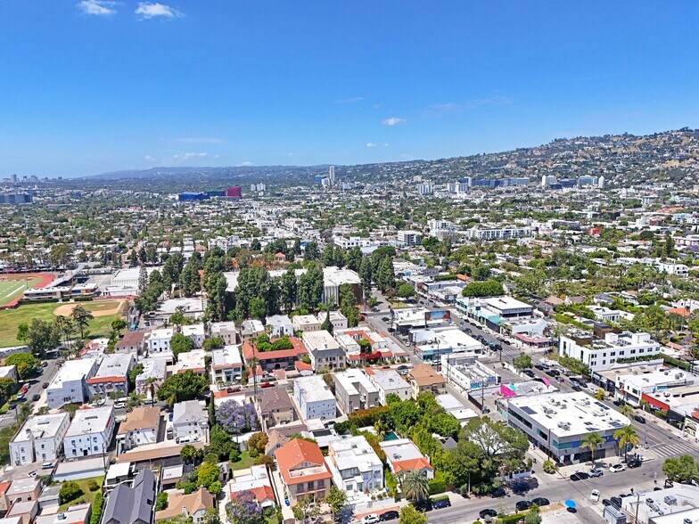 More Photos Of 636 N Spaulding Ave, Los Angeles Apartments For Sale