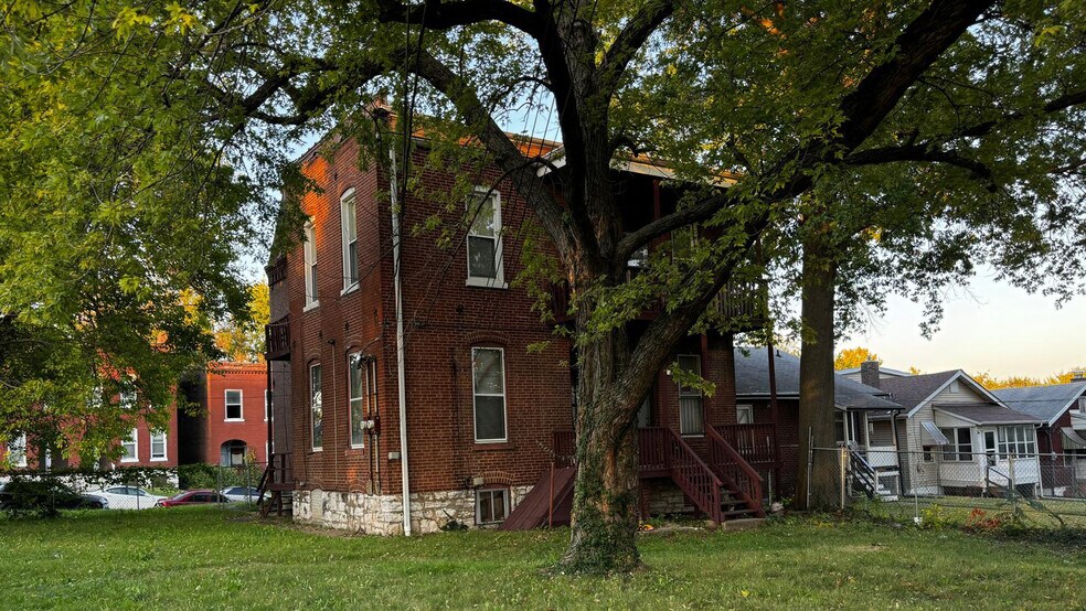 More Photos Of 1048 Sells Ave, Saint Louis Apartments For Sale
