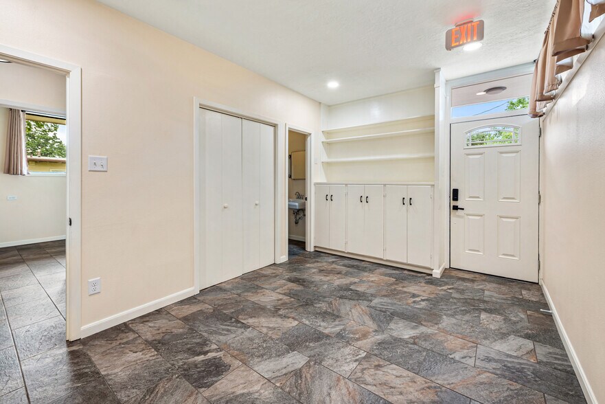 More Photos Of 601 Mary Lake Dr, Bryan Office Residential For Sale