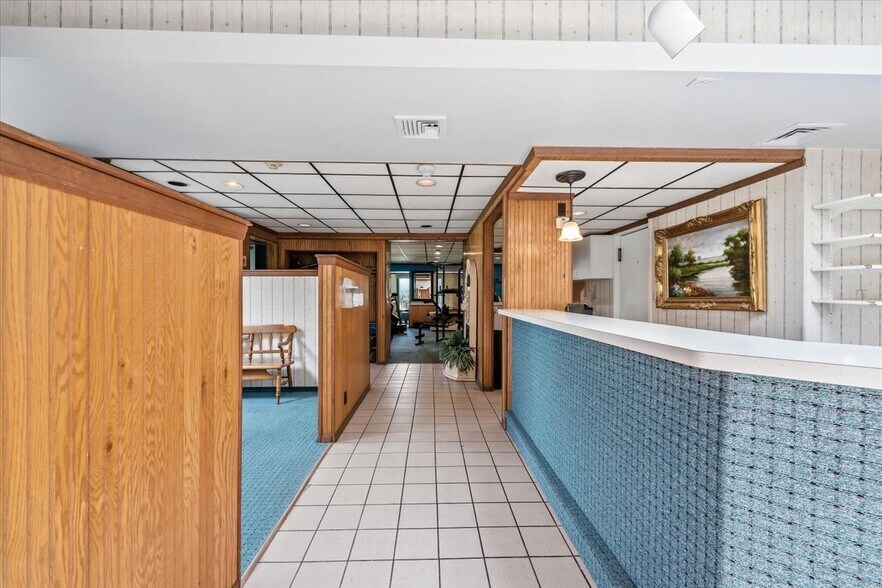 More Photos Of 402 W Moorestown Rd, Nazareth Medical For Sale